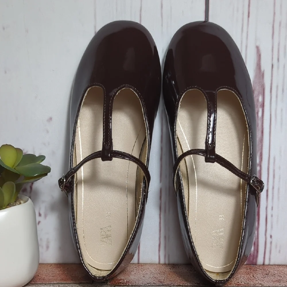 Zara Girls T-Strap Mary Janes Flats Brown Burgundy Patent‎ Leather Glossy 1.5